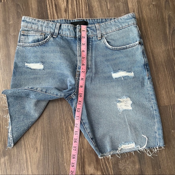 Forever 21 Men NWT Distressed Mid Rise Skinny Jean Shorts - Picture 9 of 13